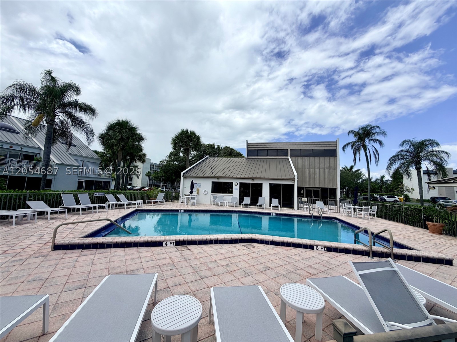 SEA LOFTERS CONDO - Residential