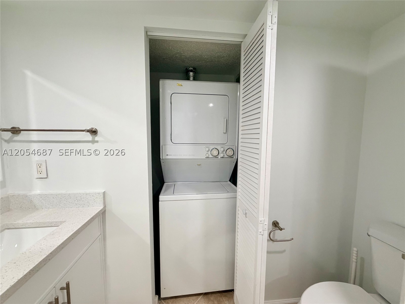 SEA LOFTERS CONDO - Residential