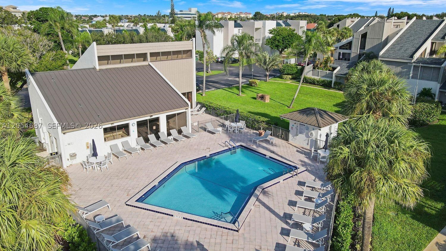 SEA LOFTERS CONDO - Residential