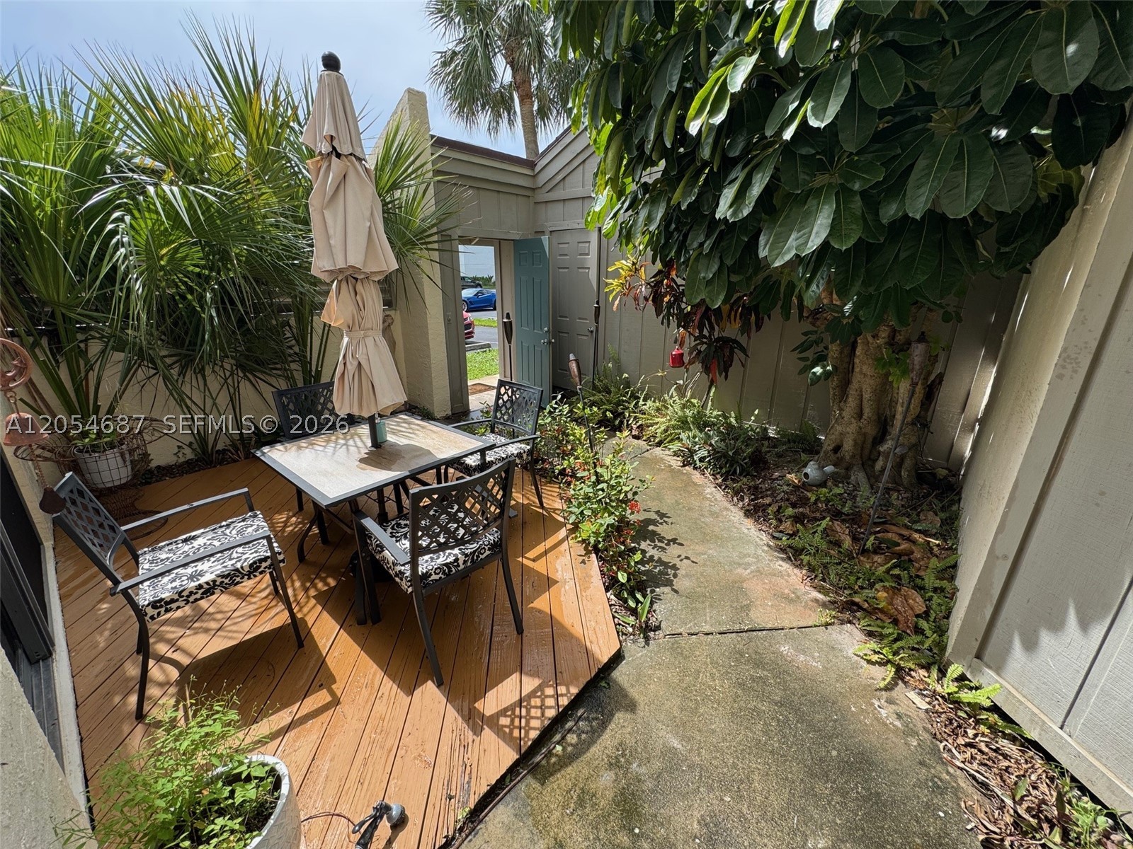 SEA LOFTERS CONDO - Residential