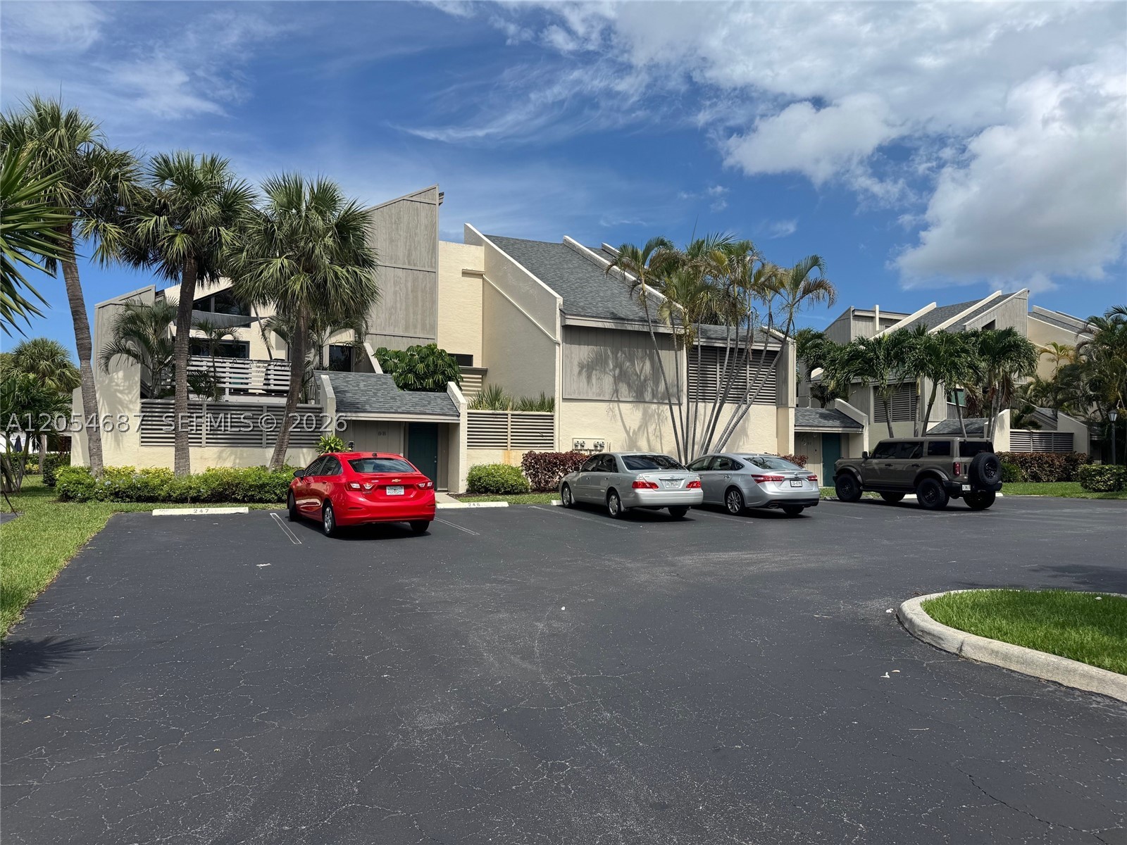 SEA LOFTERS CONDO - Residential