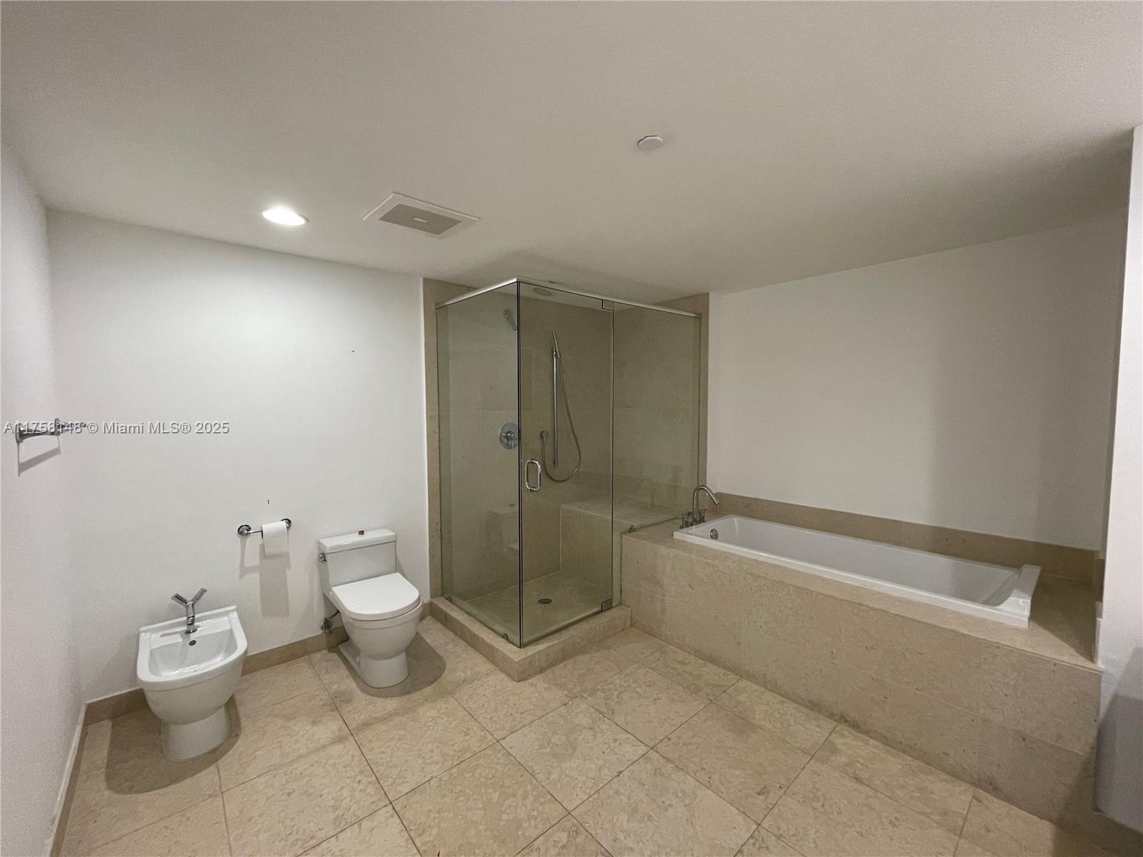 ICONBRICKELL CONDO NO 1 - Residential