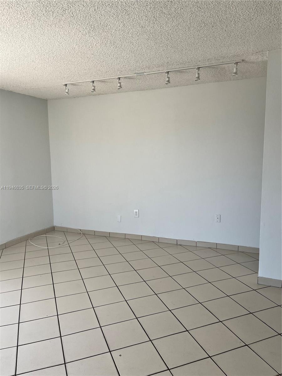 INTERNATIONAL CONDO - Residential