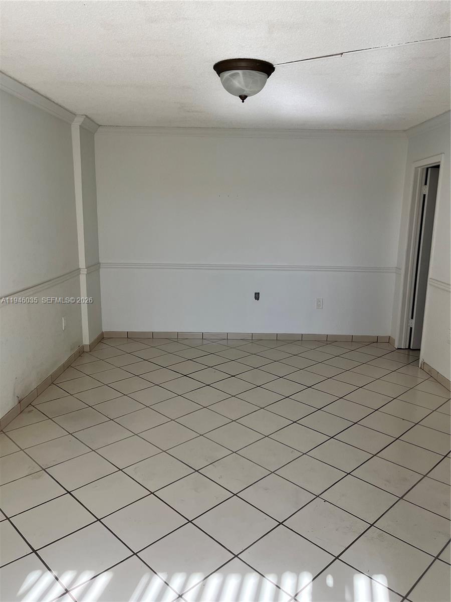 INTERNATIONAL CONDO - Residential