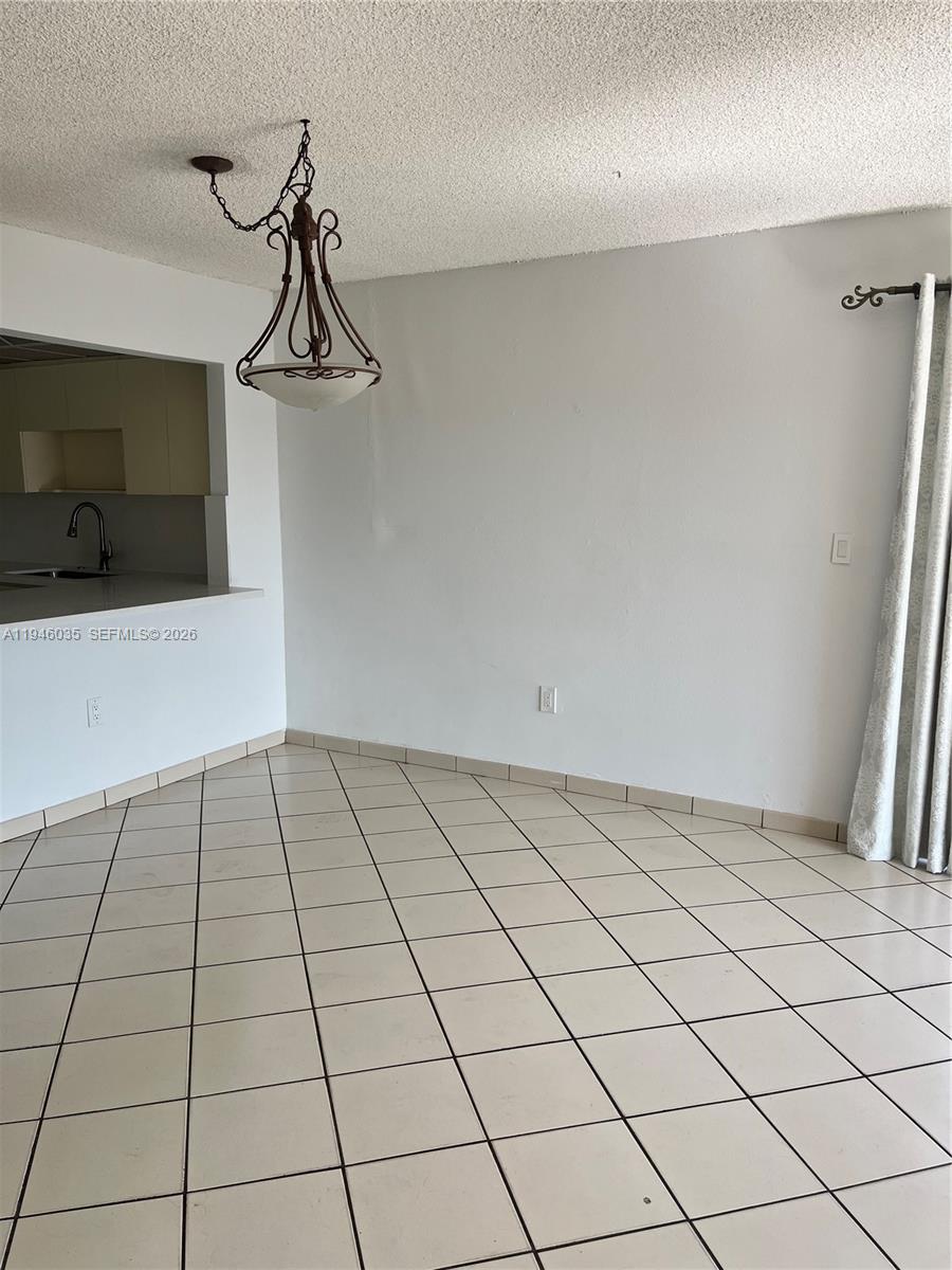 INTERNATIONAL CONDO - Residential