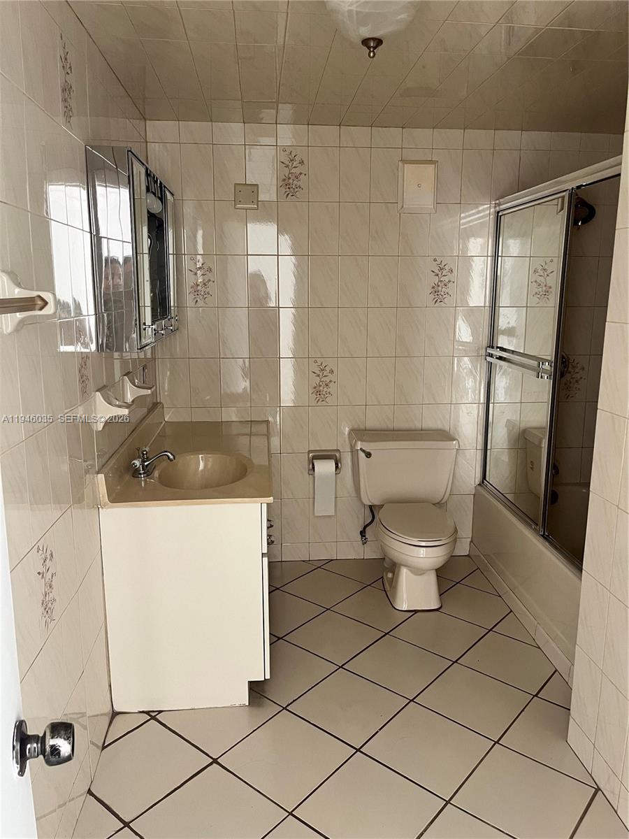 INTERNATIONAL CONDO - Residential