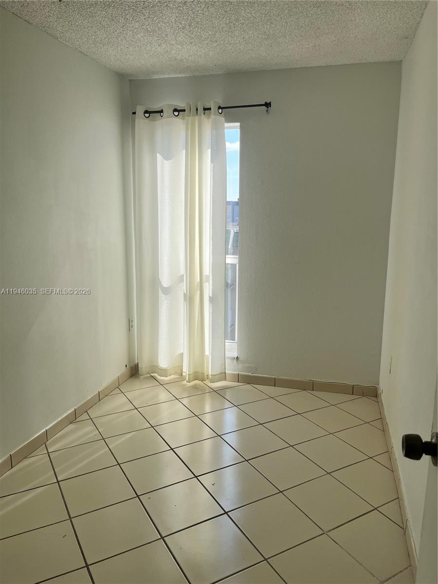 INTERNATIONAL CONDO - Residential