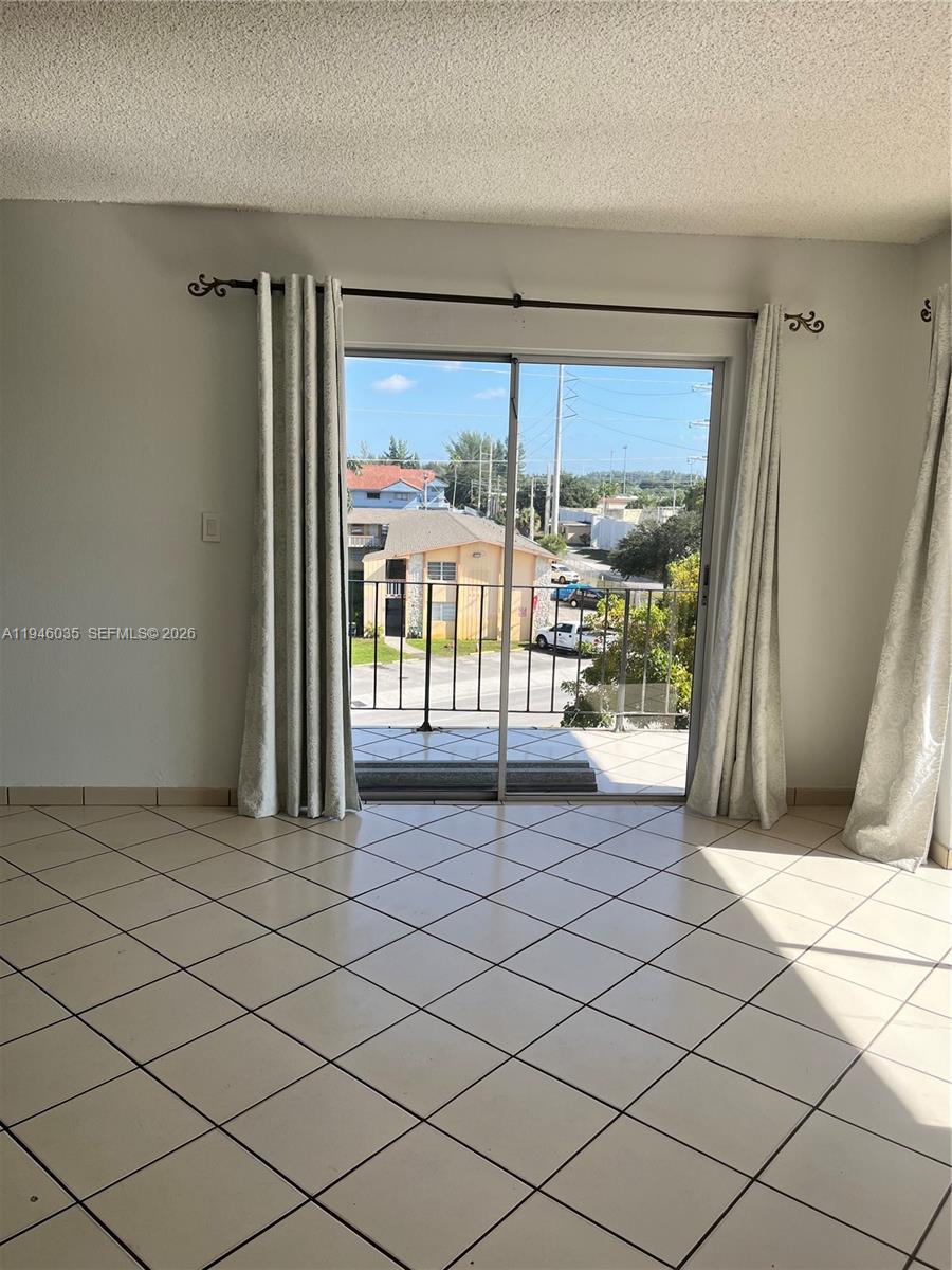 INTERNATIONAL CONDO - Residential