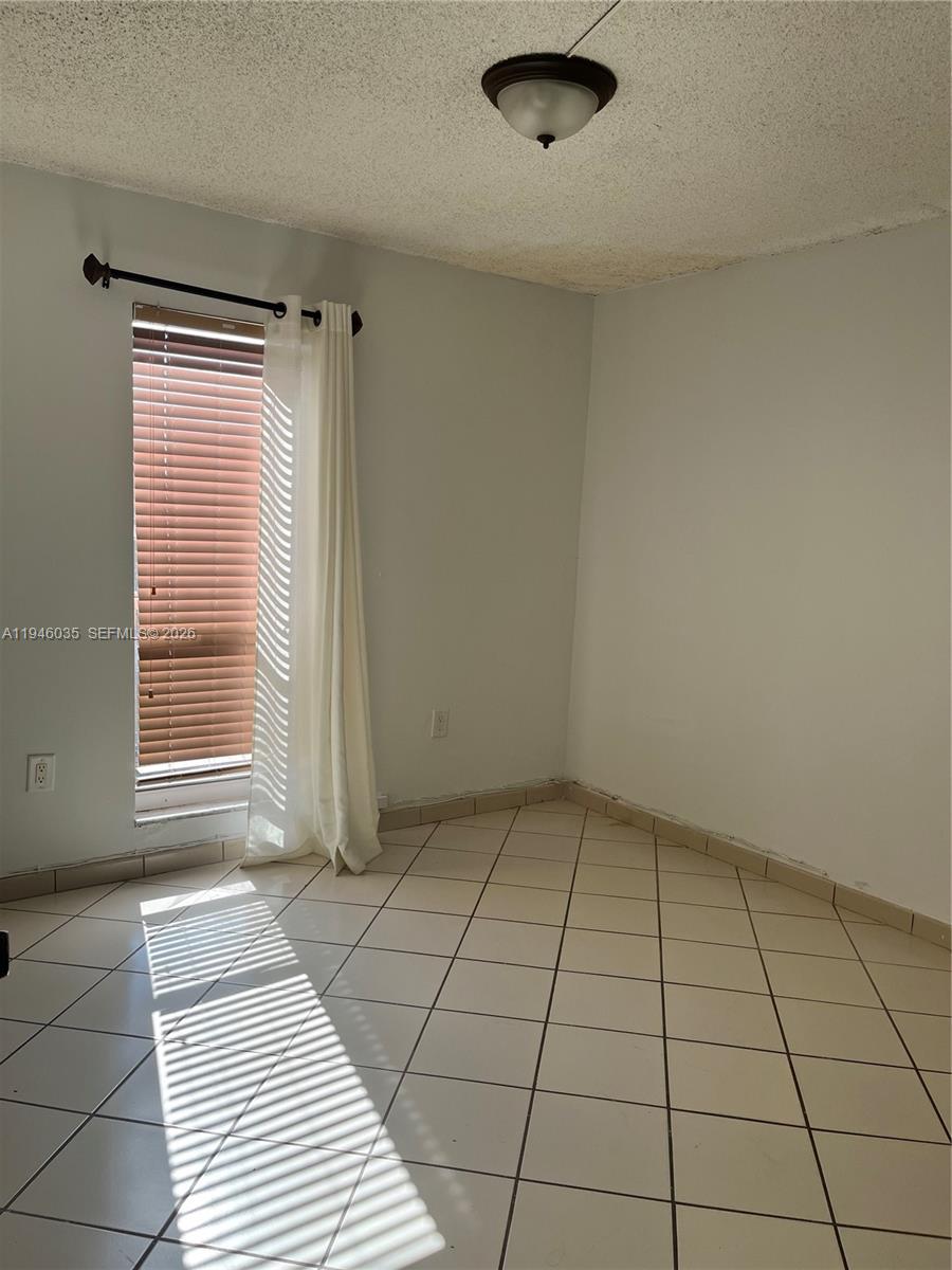 INTERNATIONAL CONDO - Residential