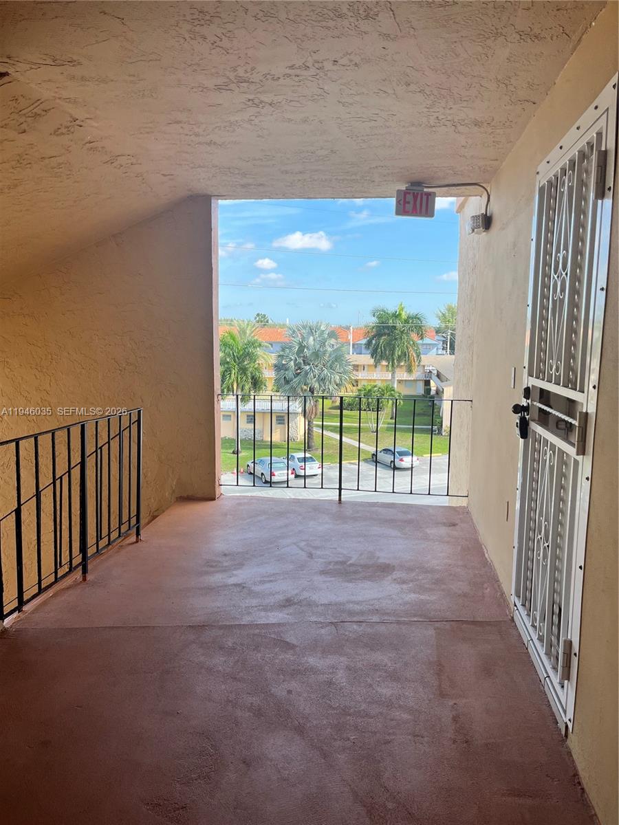 INTERNATIONAL CONDO - Residential