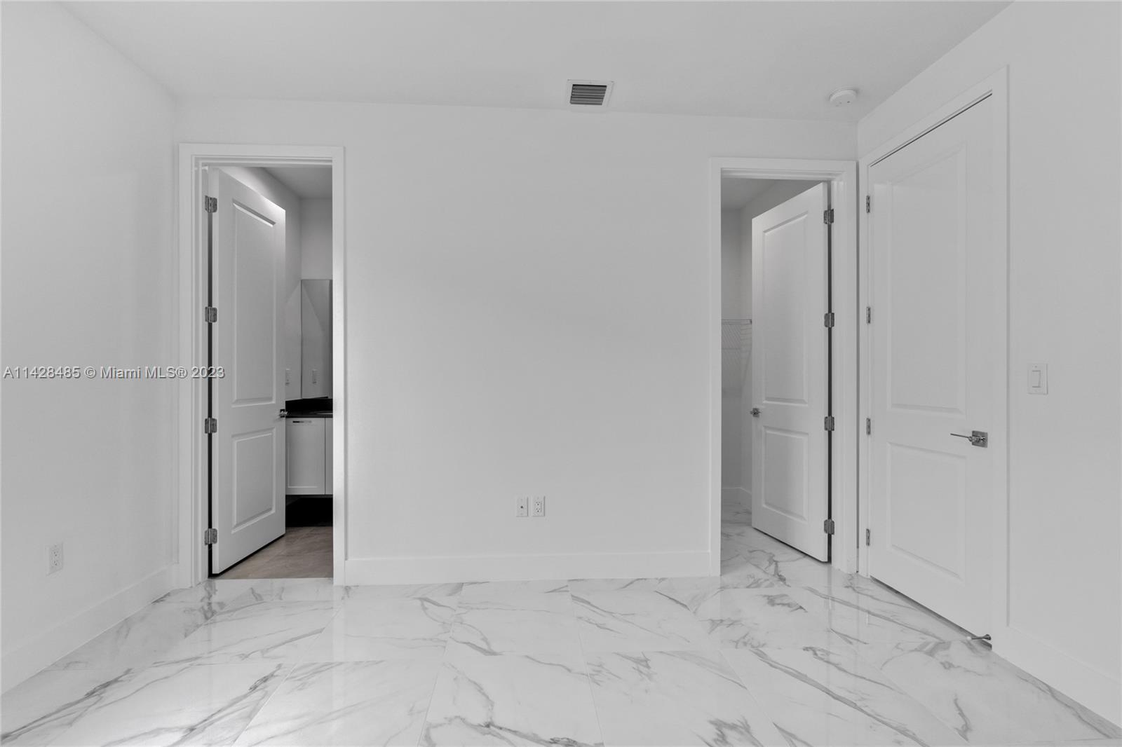 CANARIAS EAST - Residential Lease