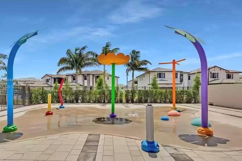 CANARIAS EAST - Residential Lease