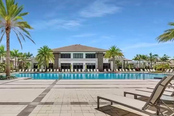 CANARIAS EAST - Residential Lease