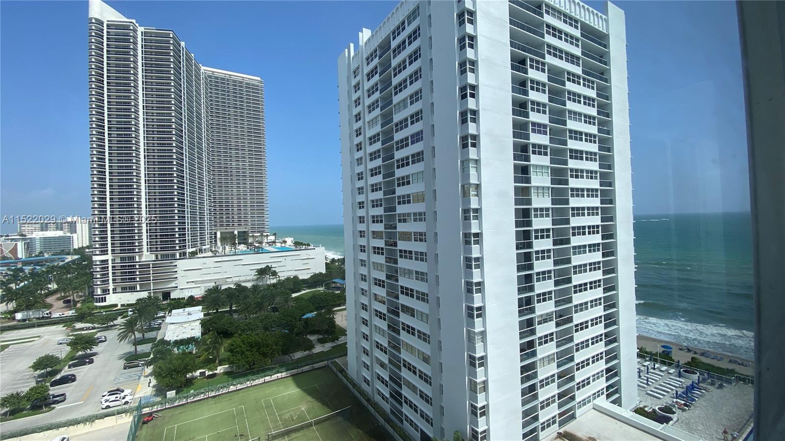 LA MER ESTATES SOUTH COND - Residential