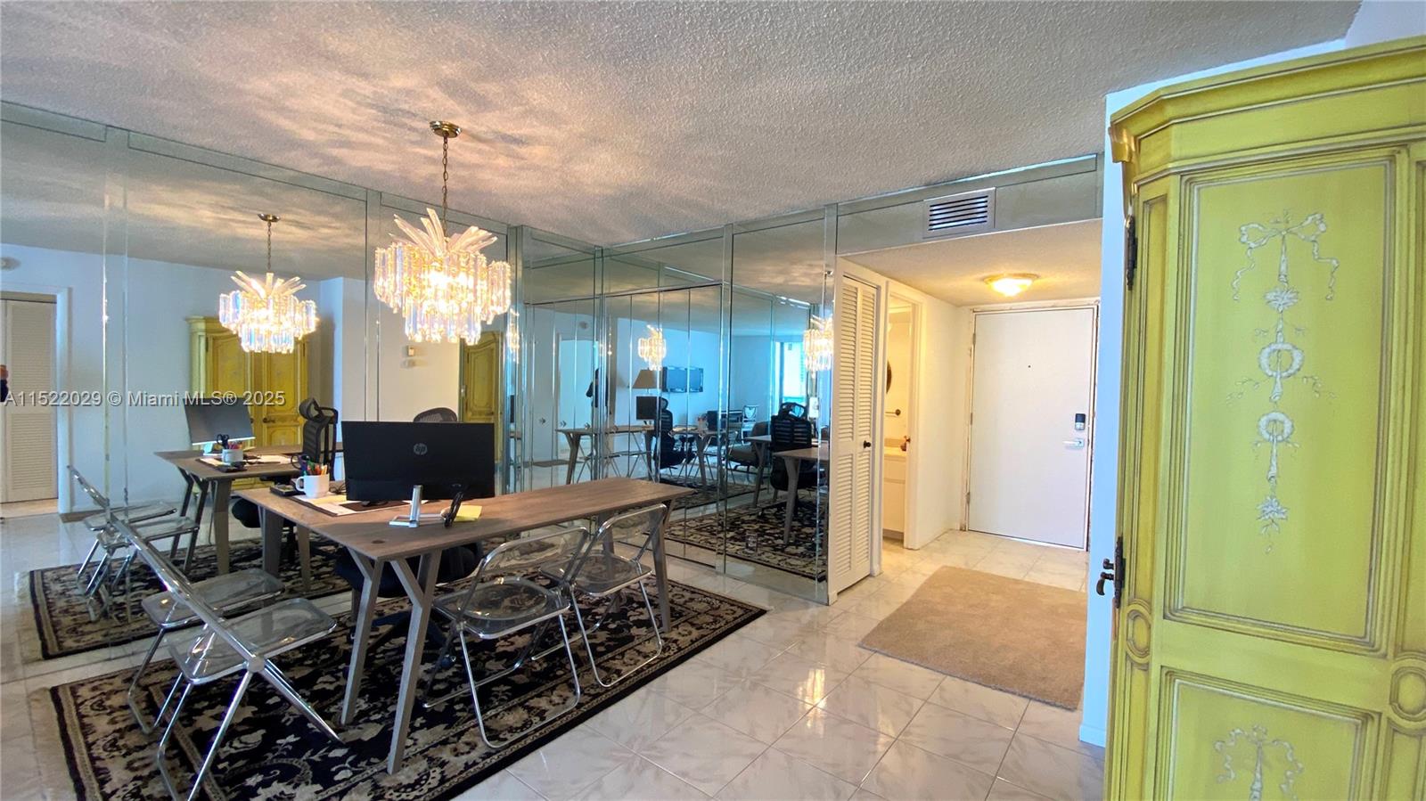 LA MER ESTATES SOUTH COND - Residential