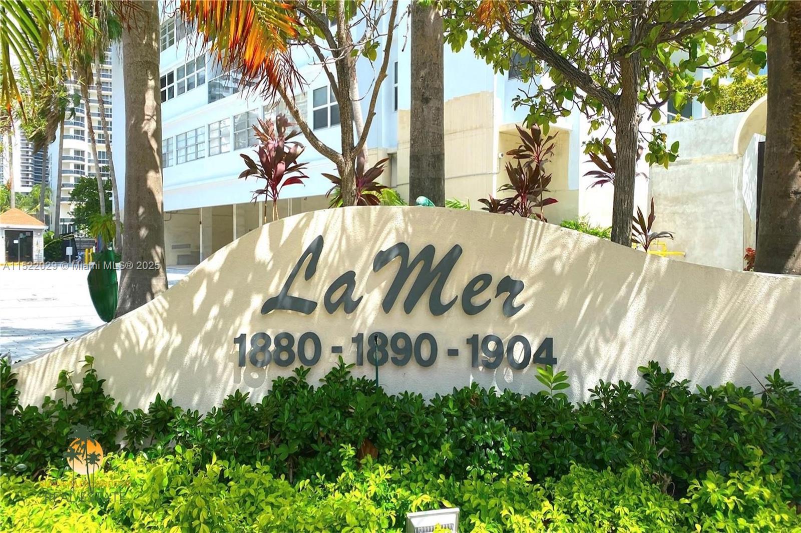 LA MER ESTATES SOUTH COND - Residential