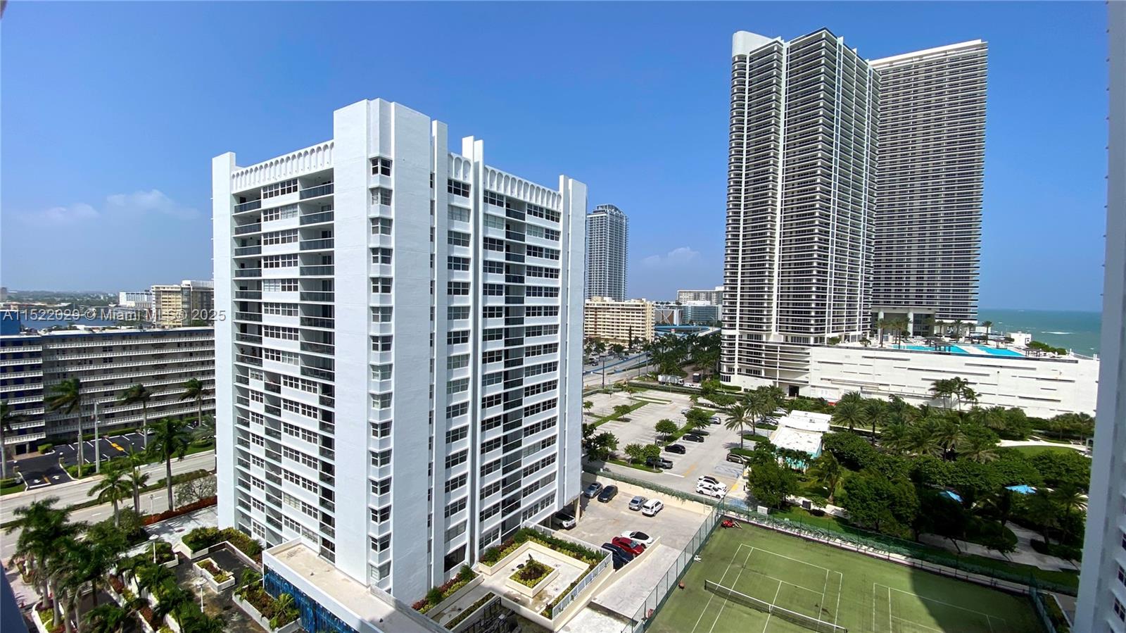 LA MER ESTATES SOUTH COND - Residential