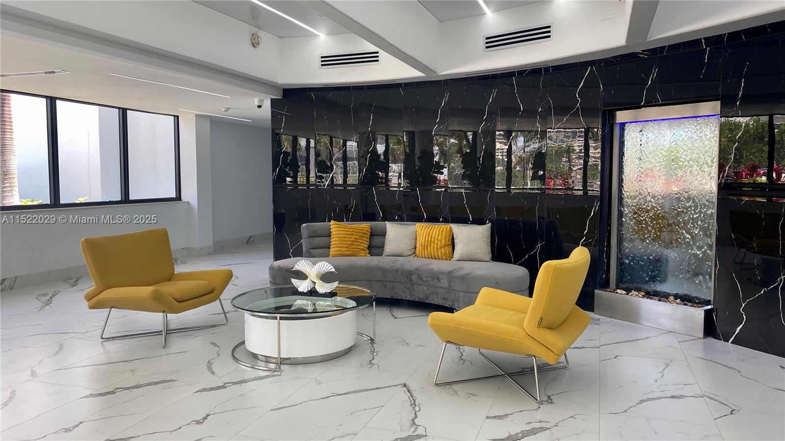 LA MER ESTATES SOUTH COND - Residential