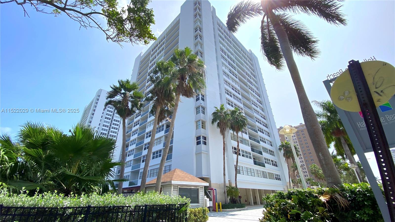 LA MER ESTATES SOUTH COND - Residential