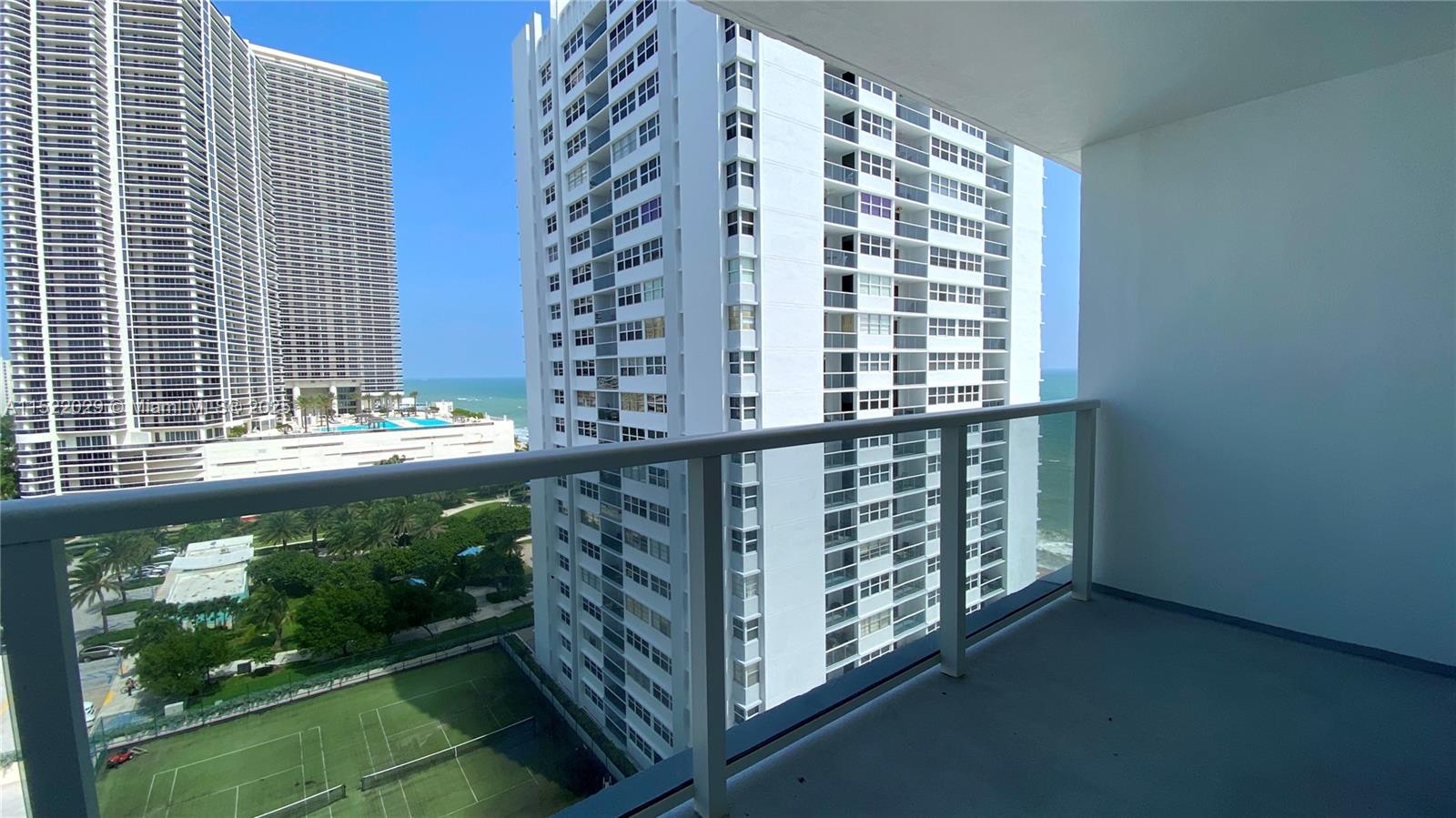 LA MER ESTATES SOUTH COND - Residential