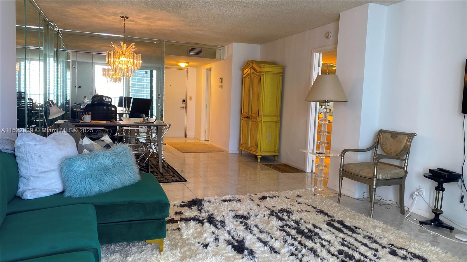 LA MER ESTATES SOUTH COND - Residential