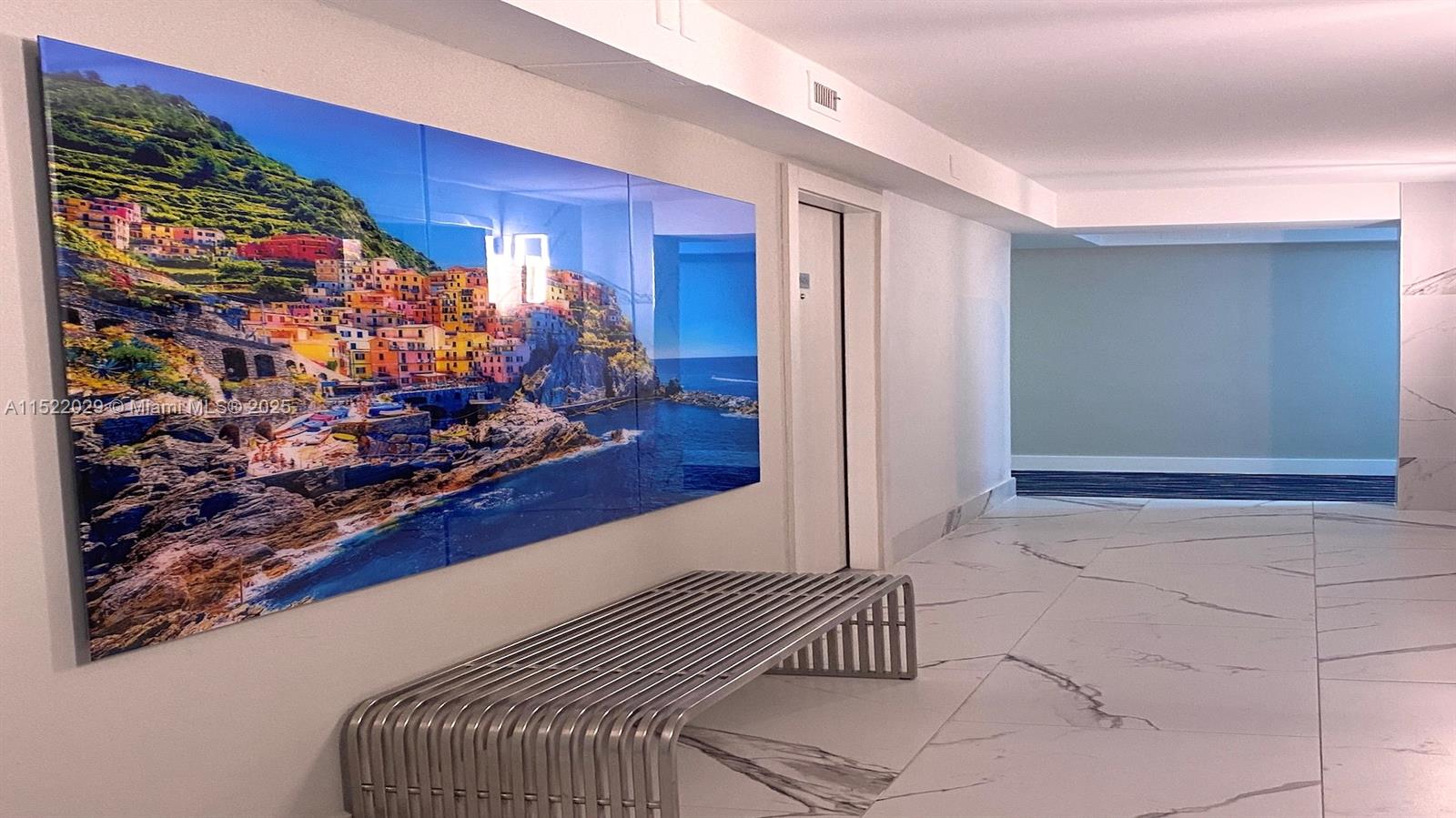 LA MER ESTATES SOUTH COND - Residential