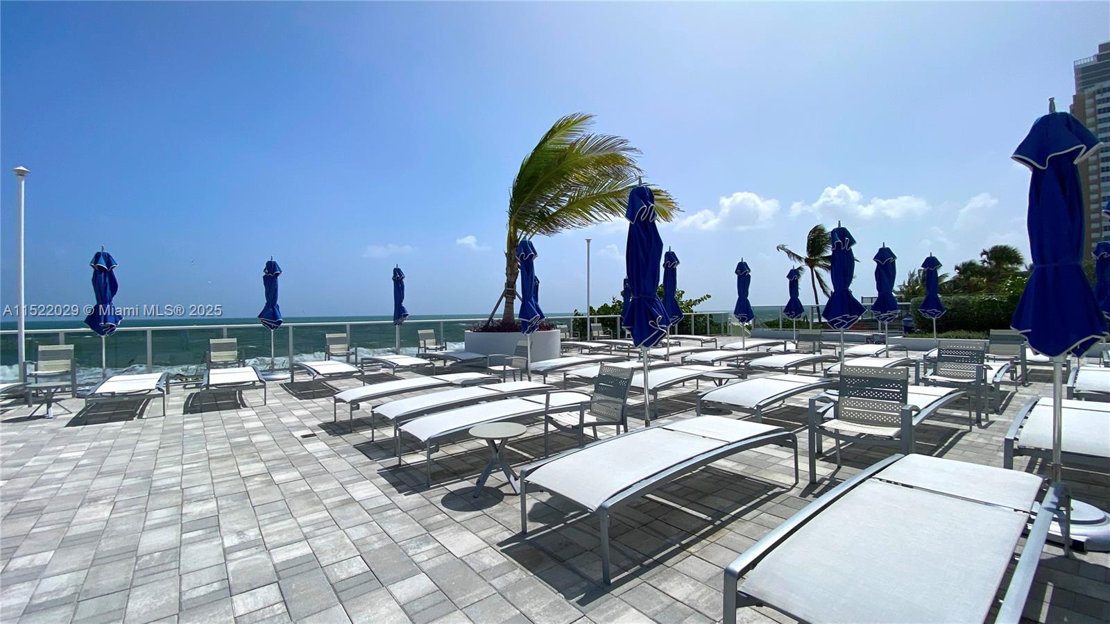 LA MER ESTATES SOUTH COND - Residential
