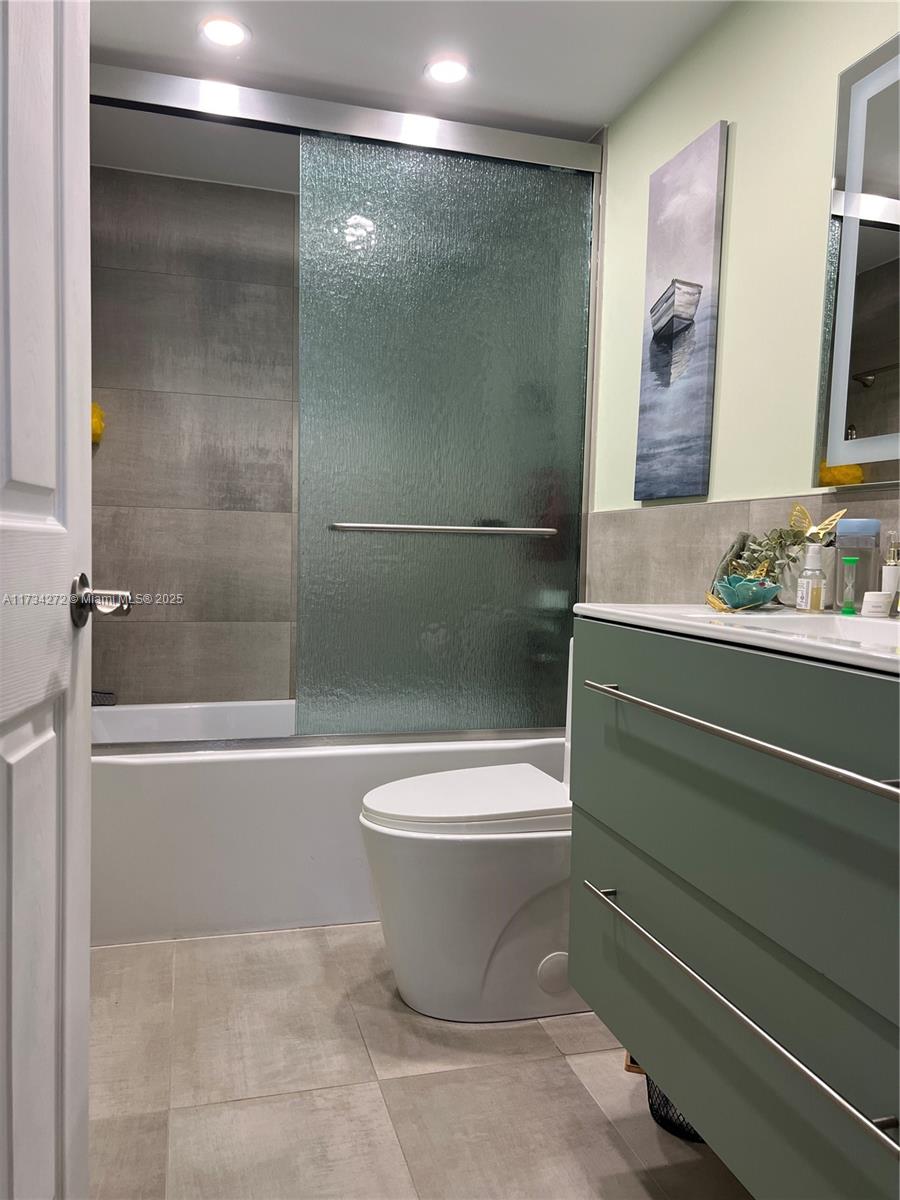 OLYMPUS CONDO PHASE - Residential