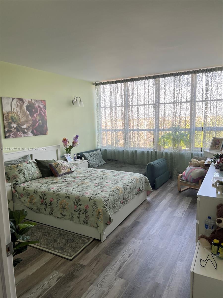 OLYMPUS CONDO PHASE - Residential