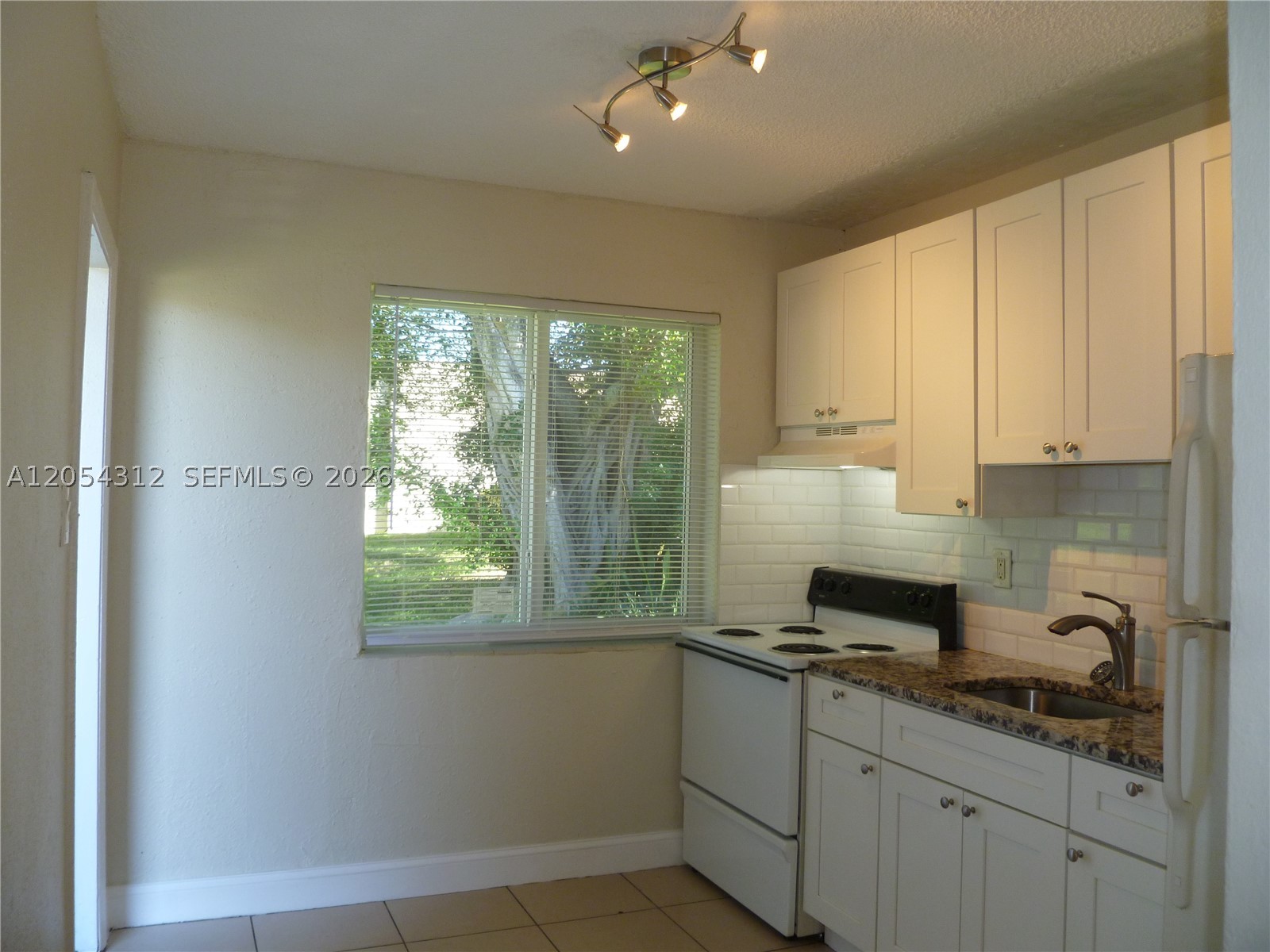 RIVER GARDENS - Residential Lease