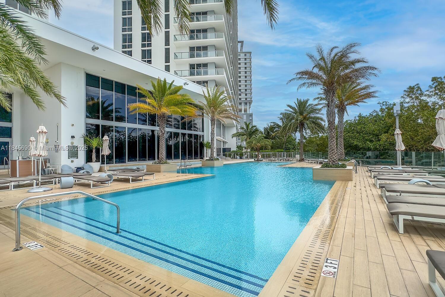 THE HARBOUR NORTH CONDO - Residential
