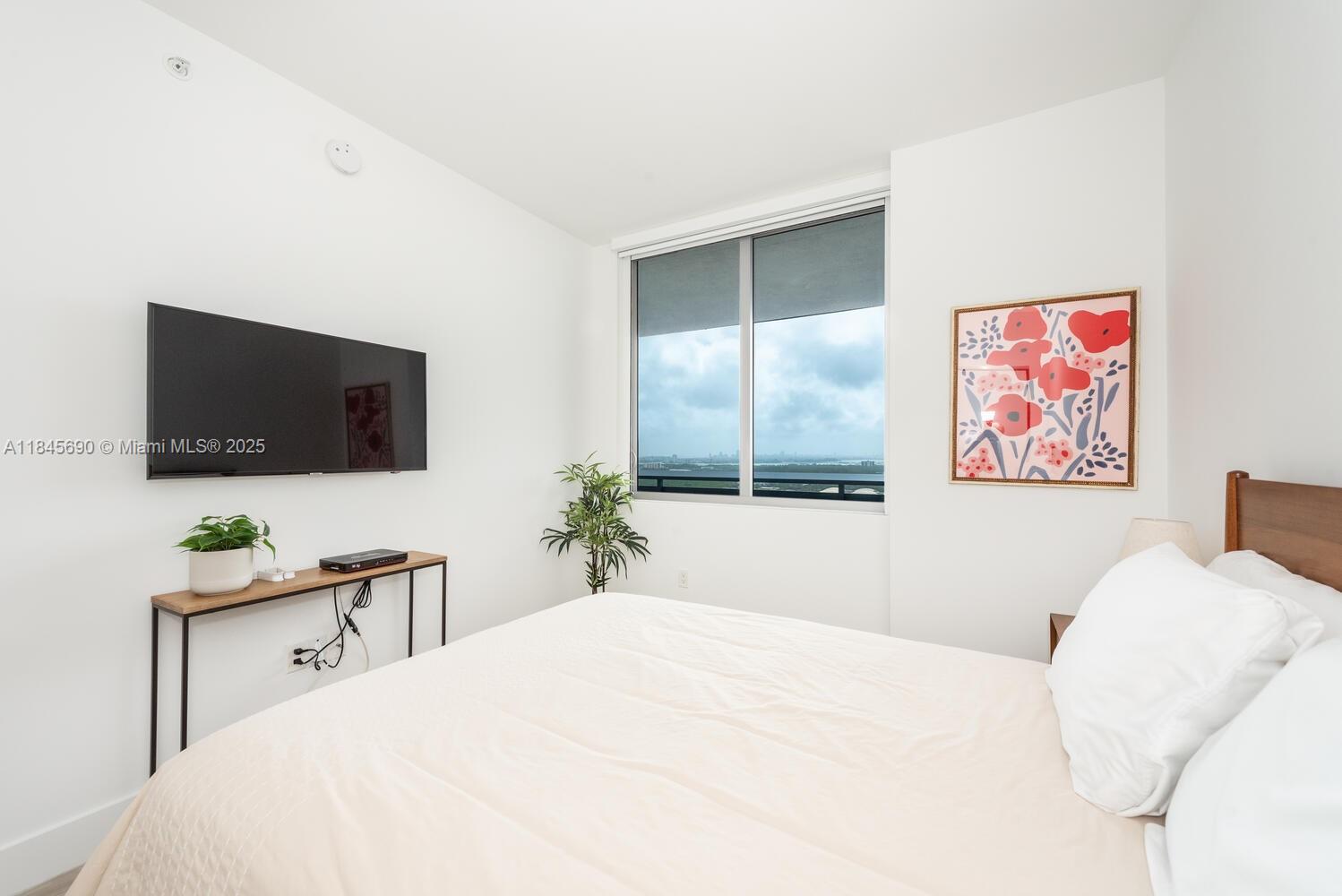 THE HARBOUR NORTH CONDO - Residential