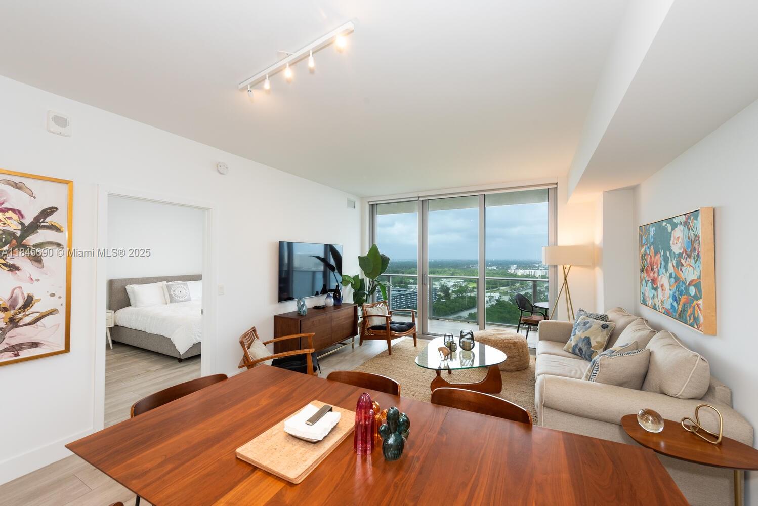 THE HARBOUR NORTH CONDO - Residential