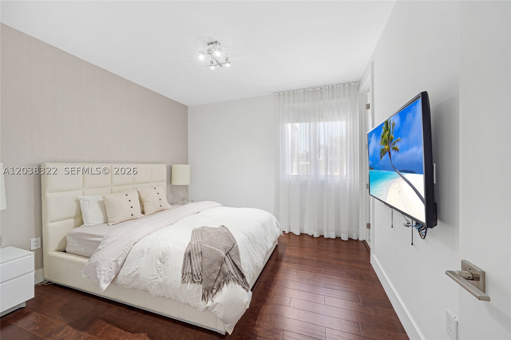 DORAL COMMONS RESIDENTIAL - Residential Lease