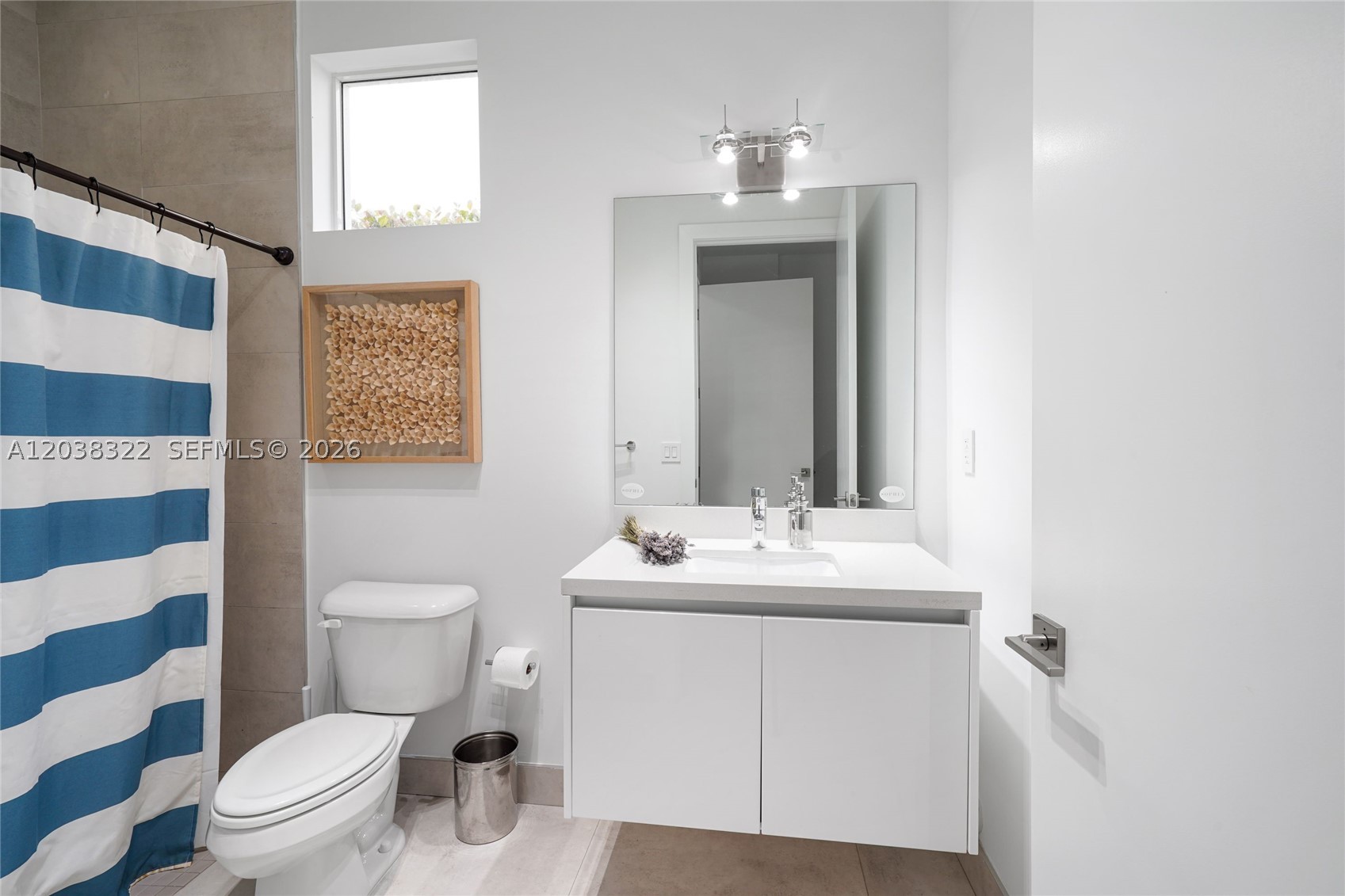DORAL COMMONS RESIDENTIAL - Residential Lease