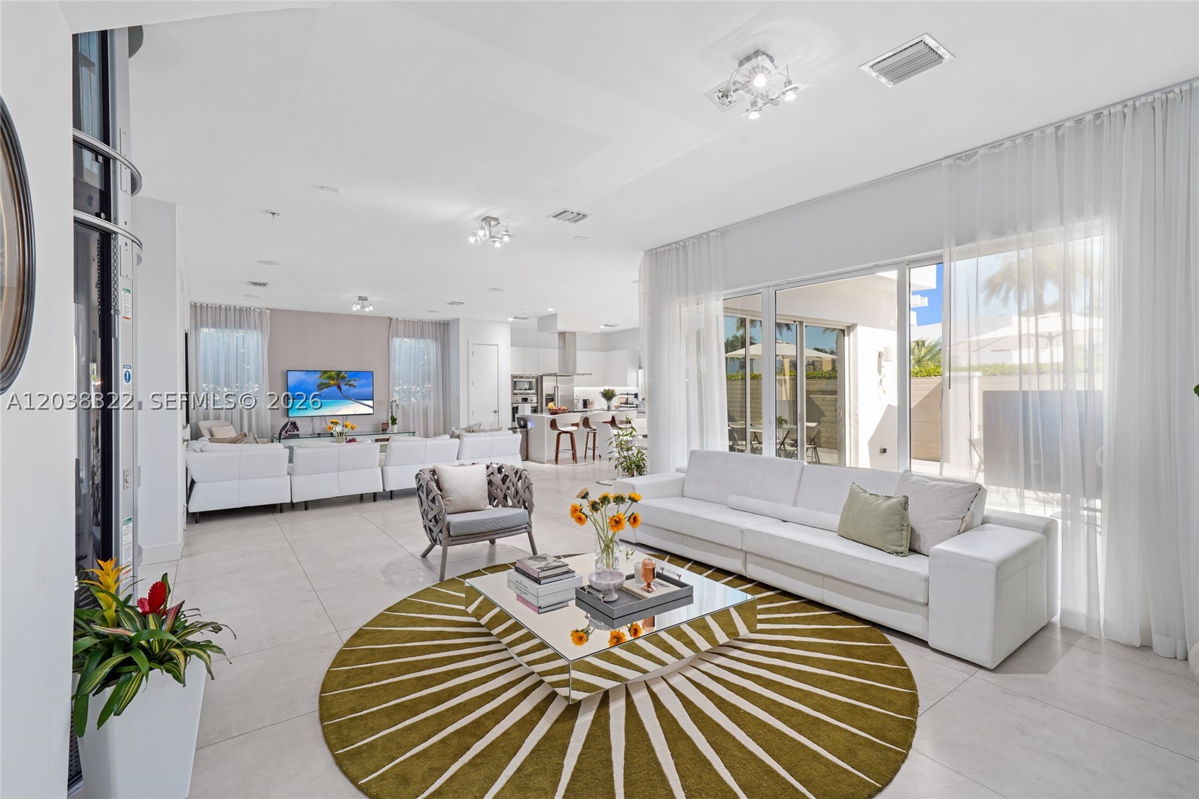 DORAL COMMONS RESIDENTIAL - Residential Lease