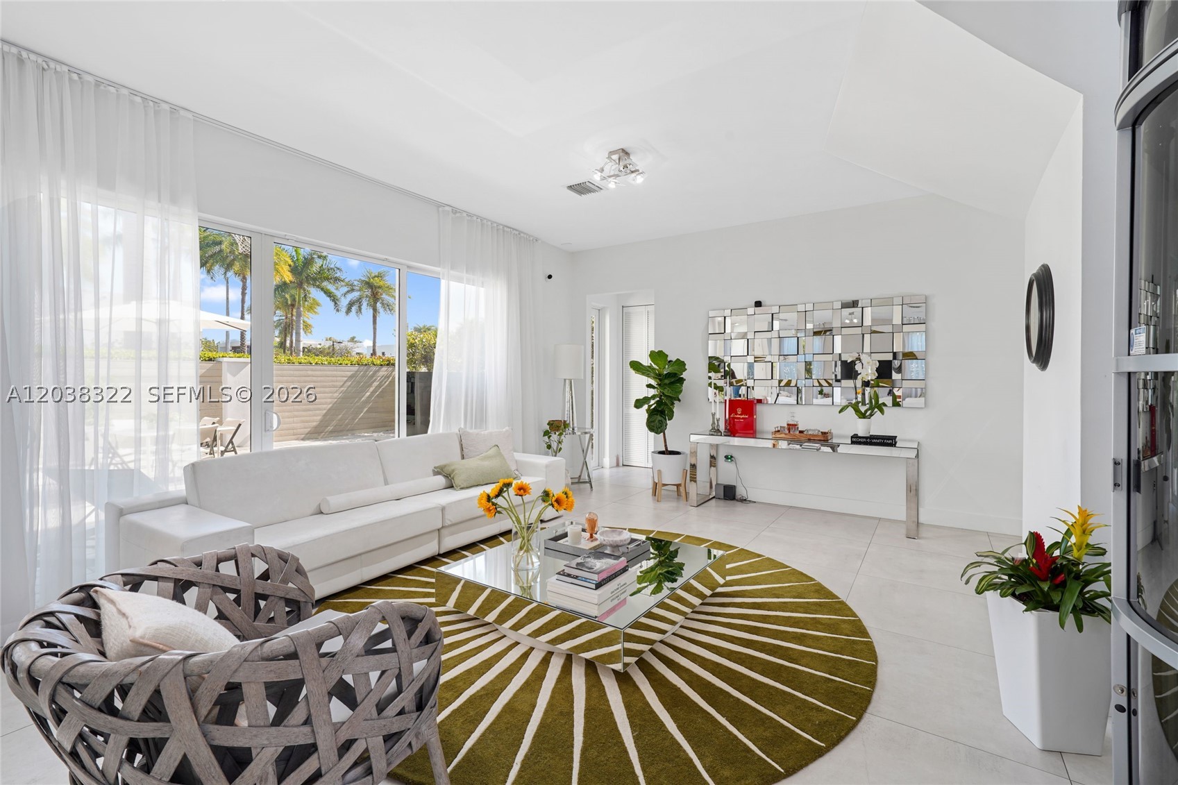 DORAL COMMONS RESIDENTIAL - Residential Lease