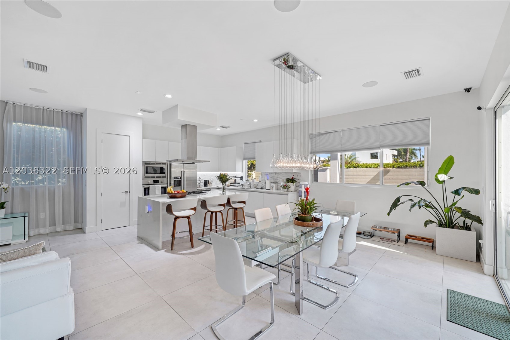 DORAL COMMONS RESIDENTIAL - Residential Lease