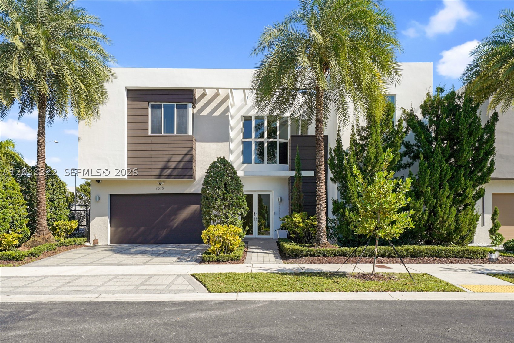 DORAL COMMONS RESIDENTIAL - Residential Lease