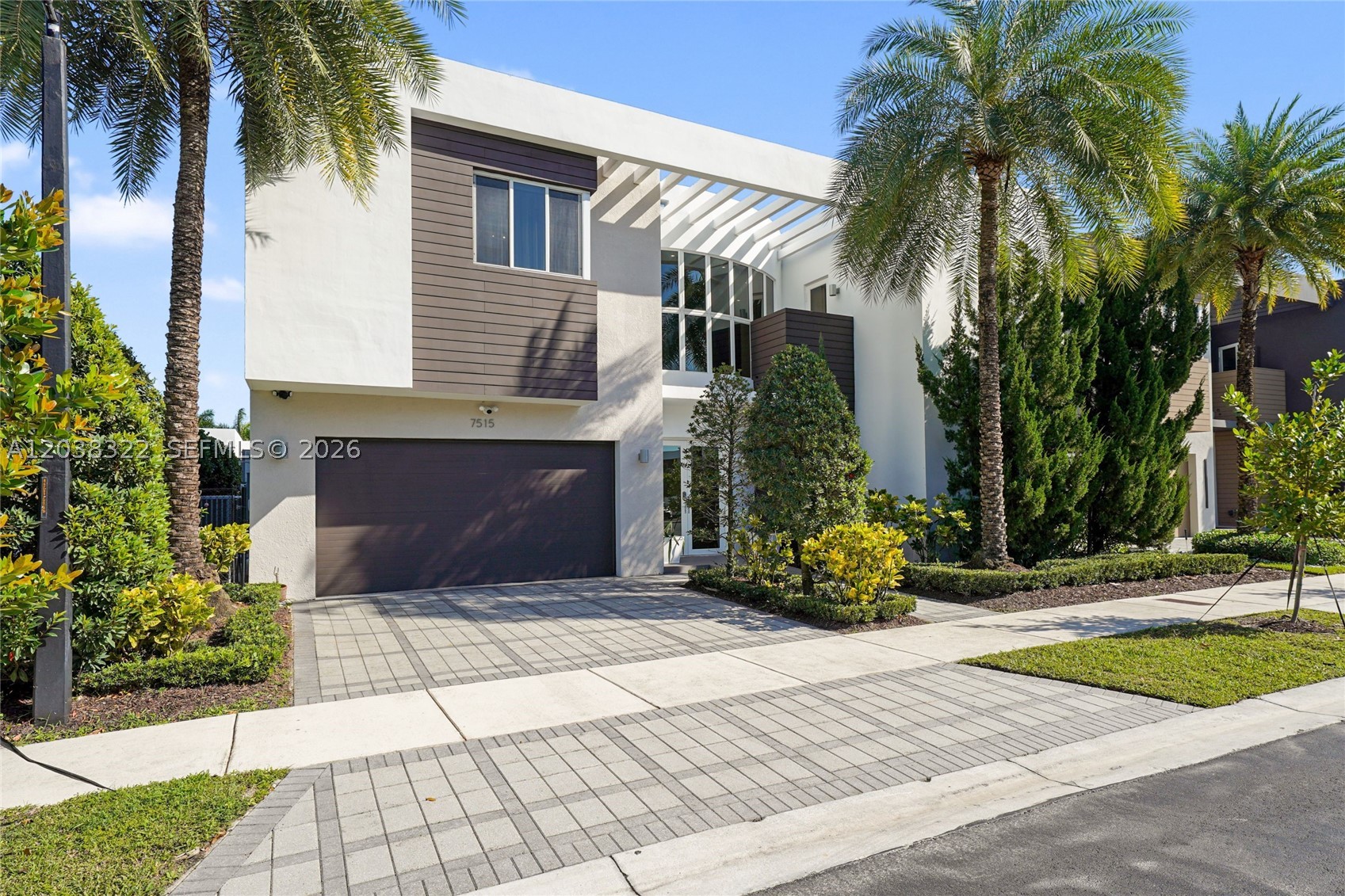 DORAL COMMONS RESIDENTIAL - Residential Lease