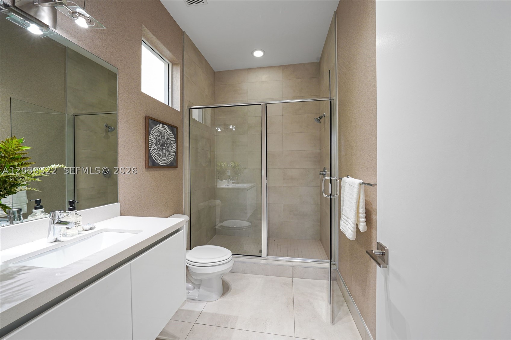 DORAL COMMONS RESIDENTIAL - Residential Lease