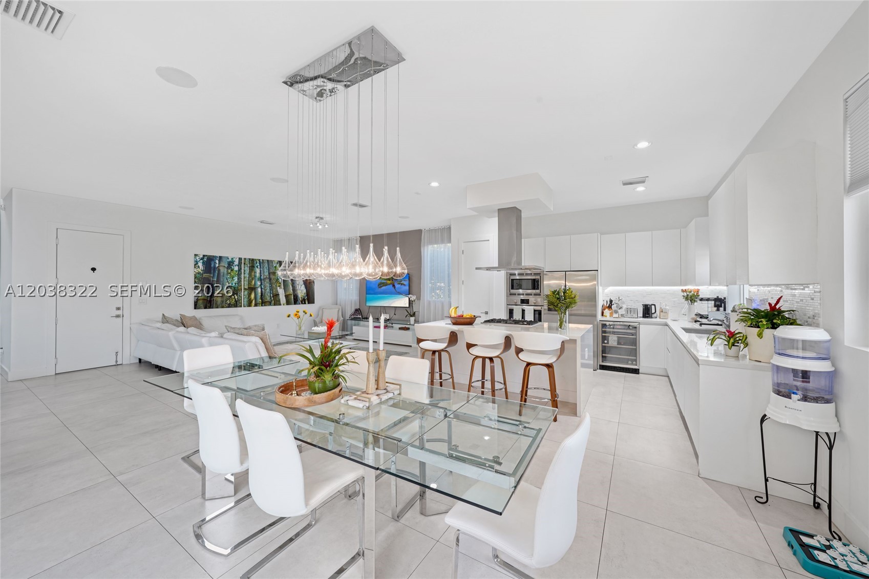 DORAL COMMONS RESIDENTIAL - Residential Lease