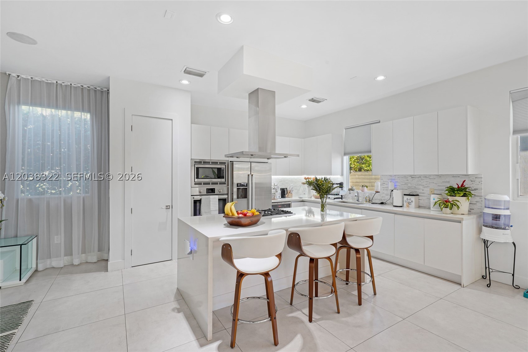 DORAL COMMONS RESIDENTIAL - Residential Lease