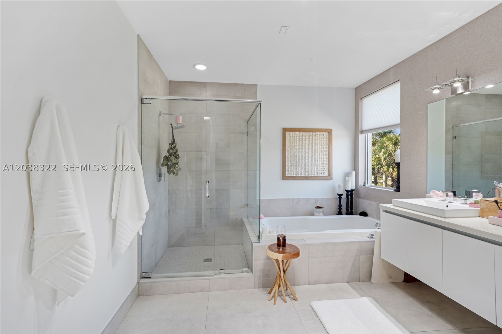 DORAL COMMONS RESIDENTIAL - Residential Lease