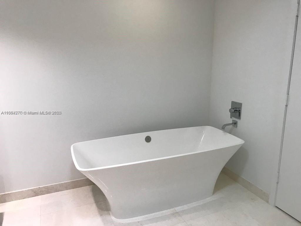 MARINA PALMS RESIDENCES S - Residential Lease