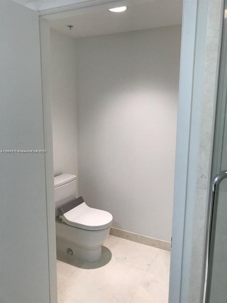 MARINA PALMS RESIDENCES S - Residential Lease