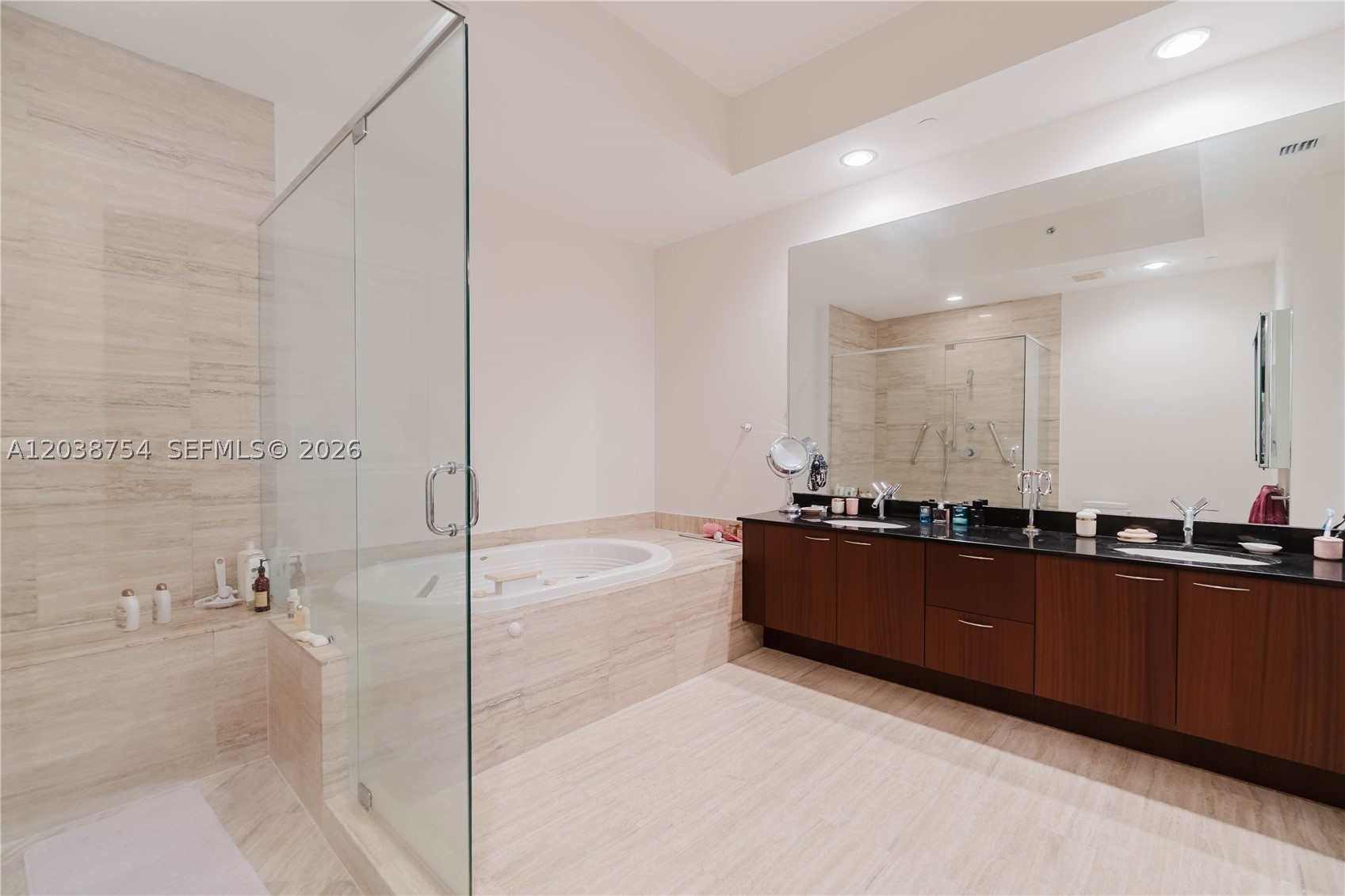 TDR TOWER III CONDO - Residential