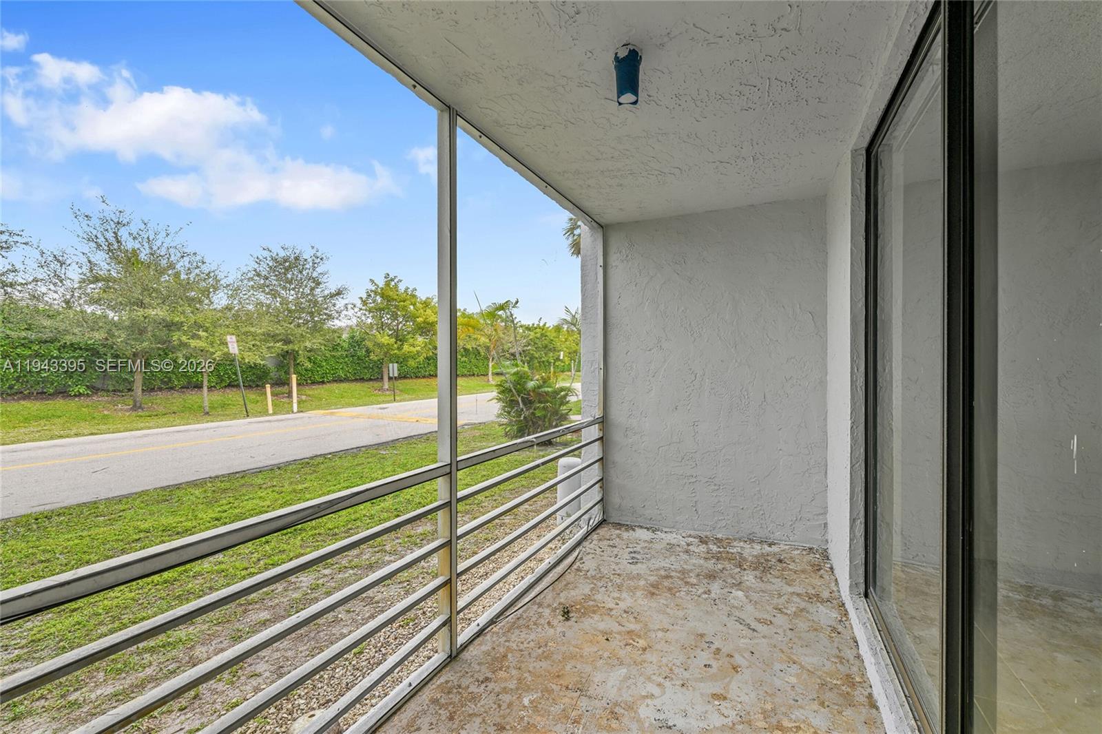 SOMERSET AT LAUDERDALE LA - Residential