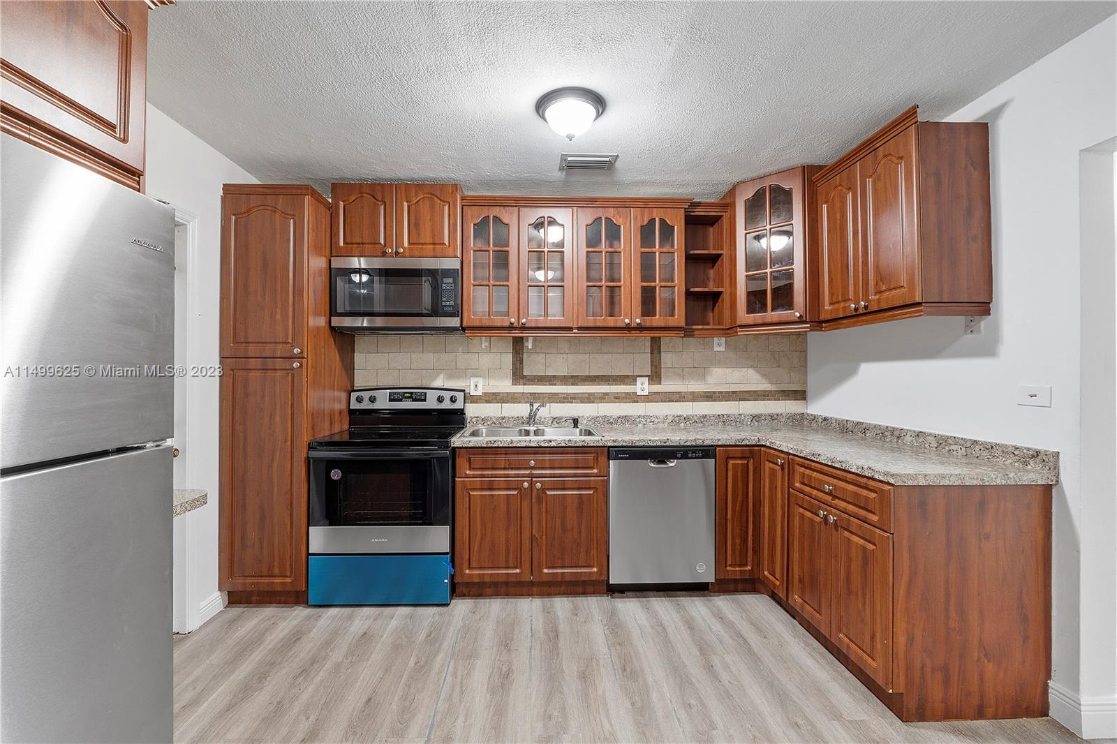 DEBBIE - Residential Lease