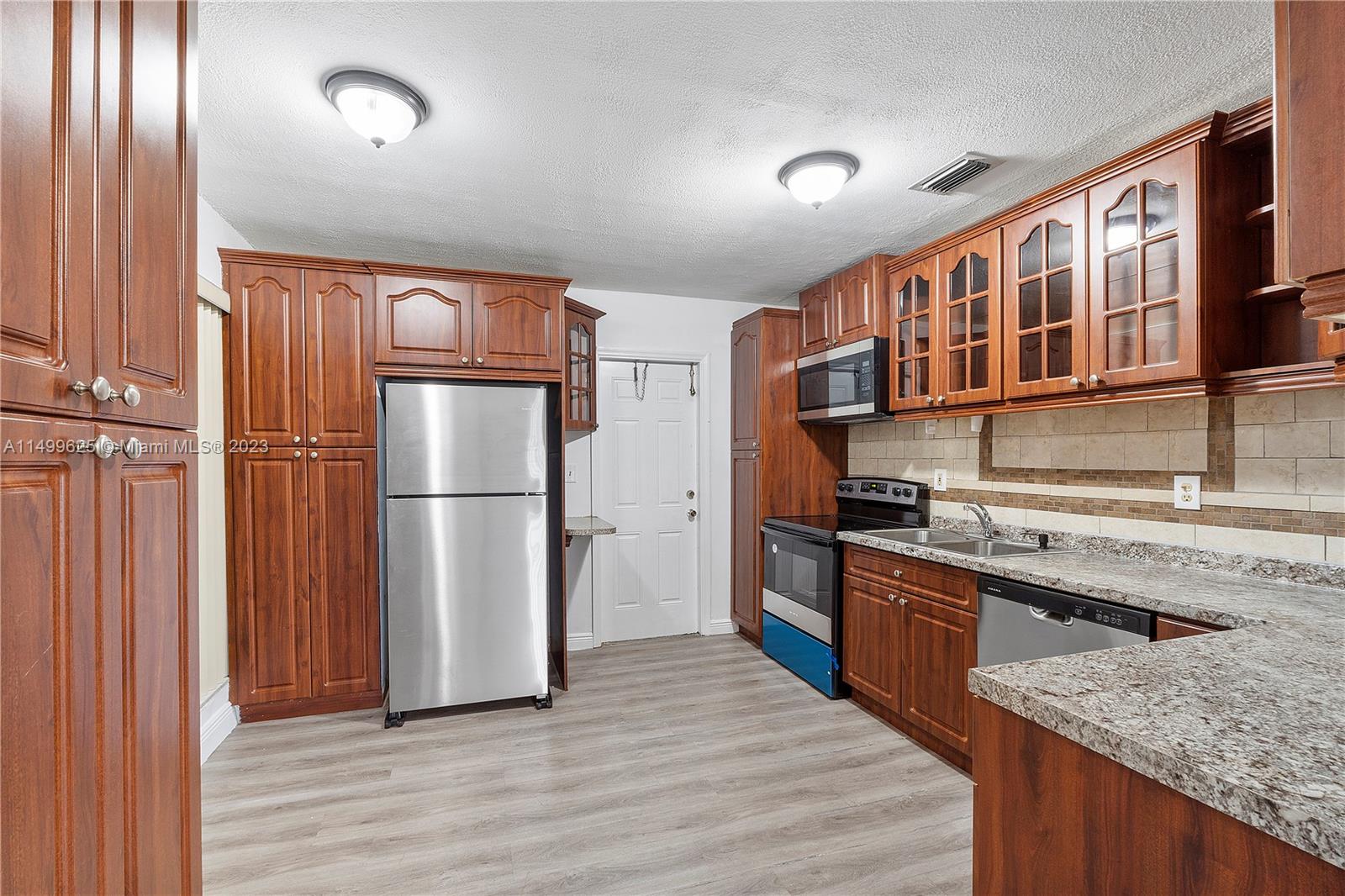 DEBBIE - Residential Lease